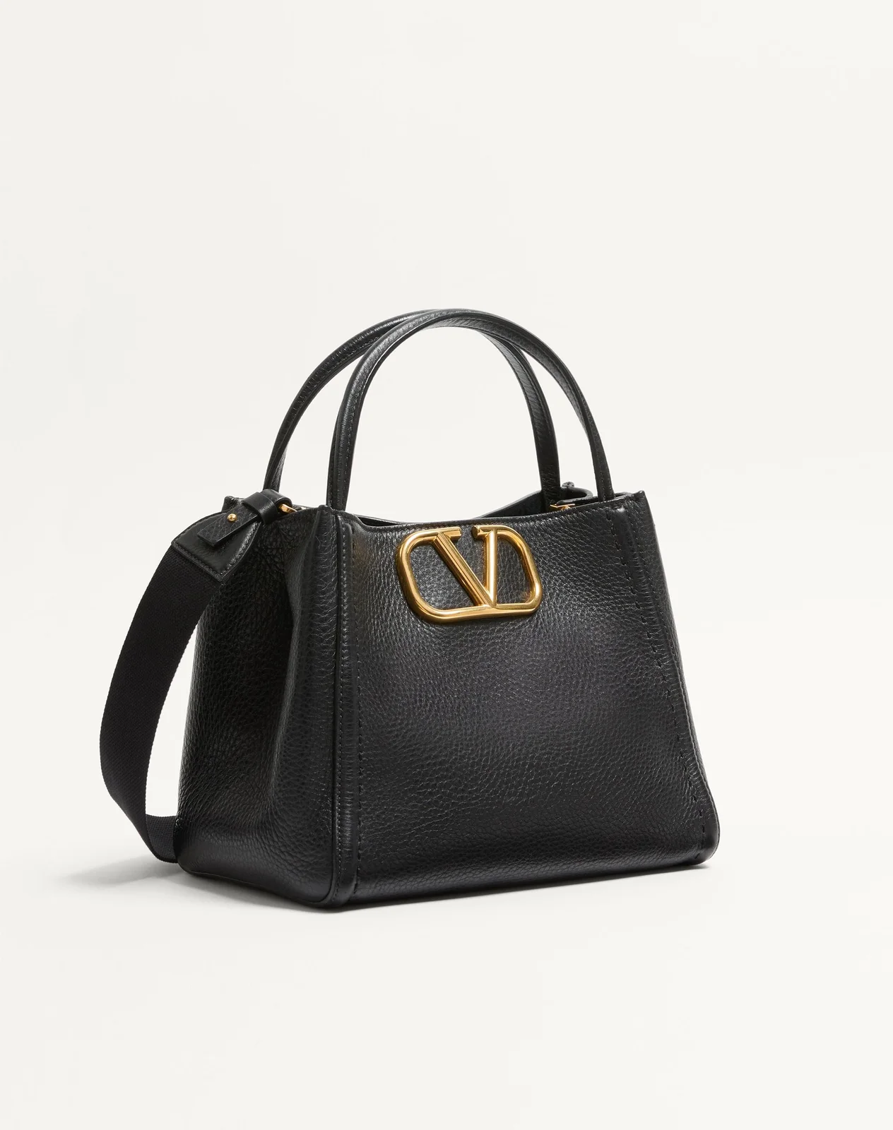 Сумка с ручками среднего размера Valentino Garavani Alltime из зернистой телячьей кожи — фото 2