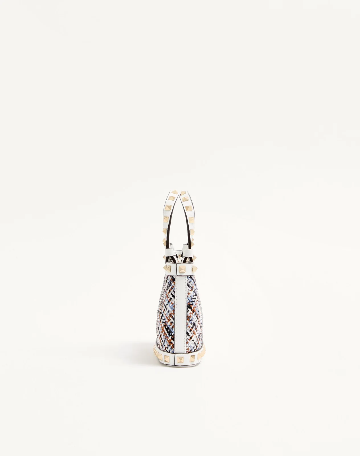 Мини-сумка-тоут Valentino Garavani Rockstud из плетёного текстиля — фото 4