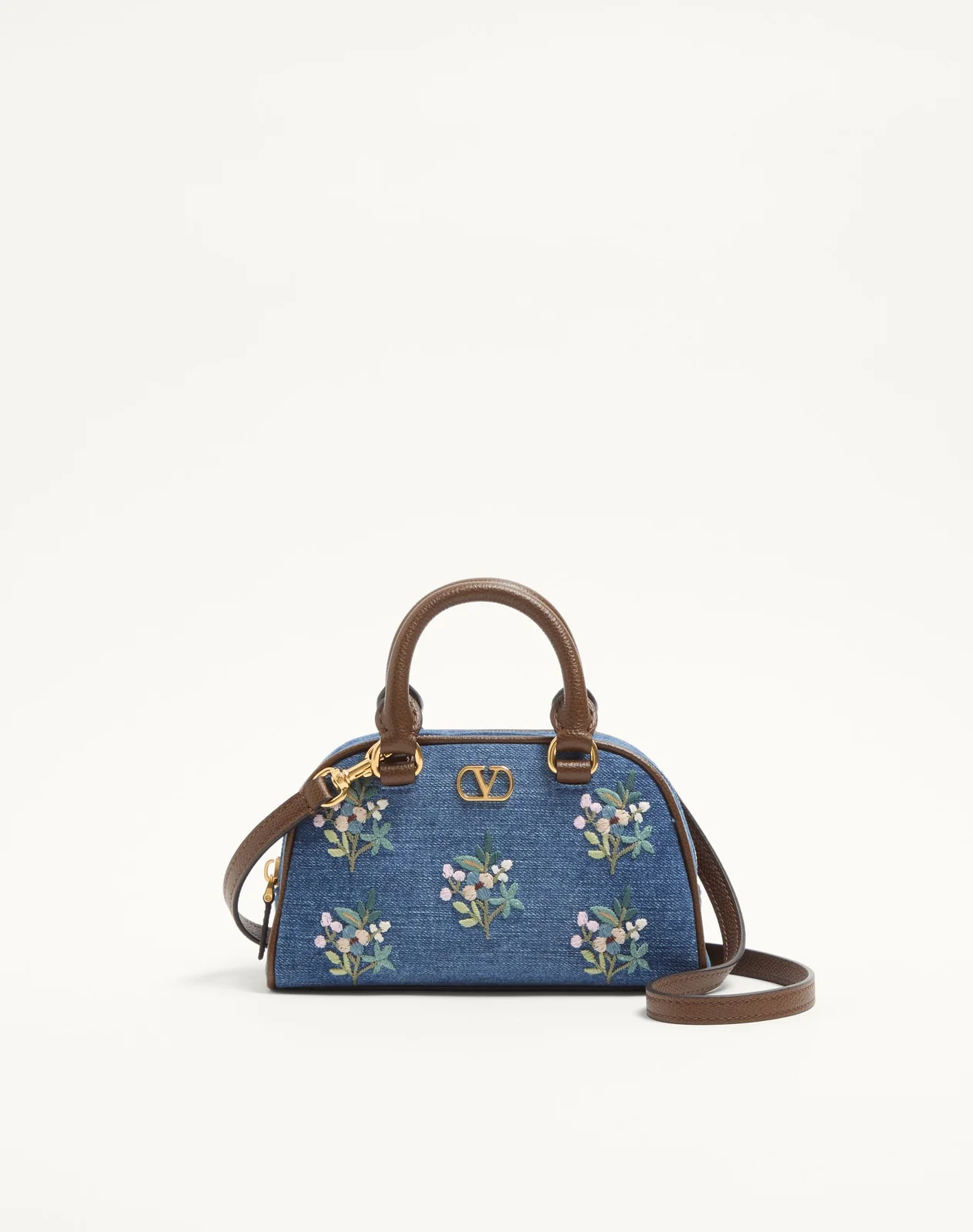 Мини-сумка-боулинг Valentino Garavani VLogo Signature из денима с цветочной вышивкой