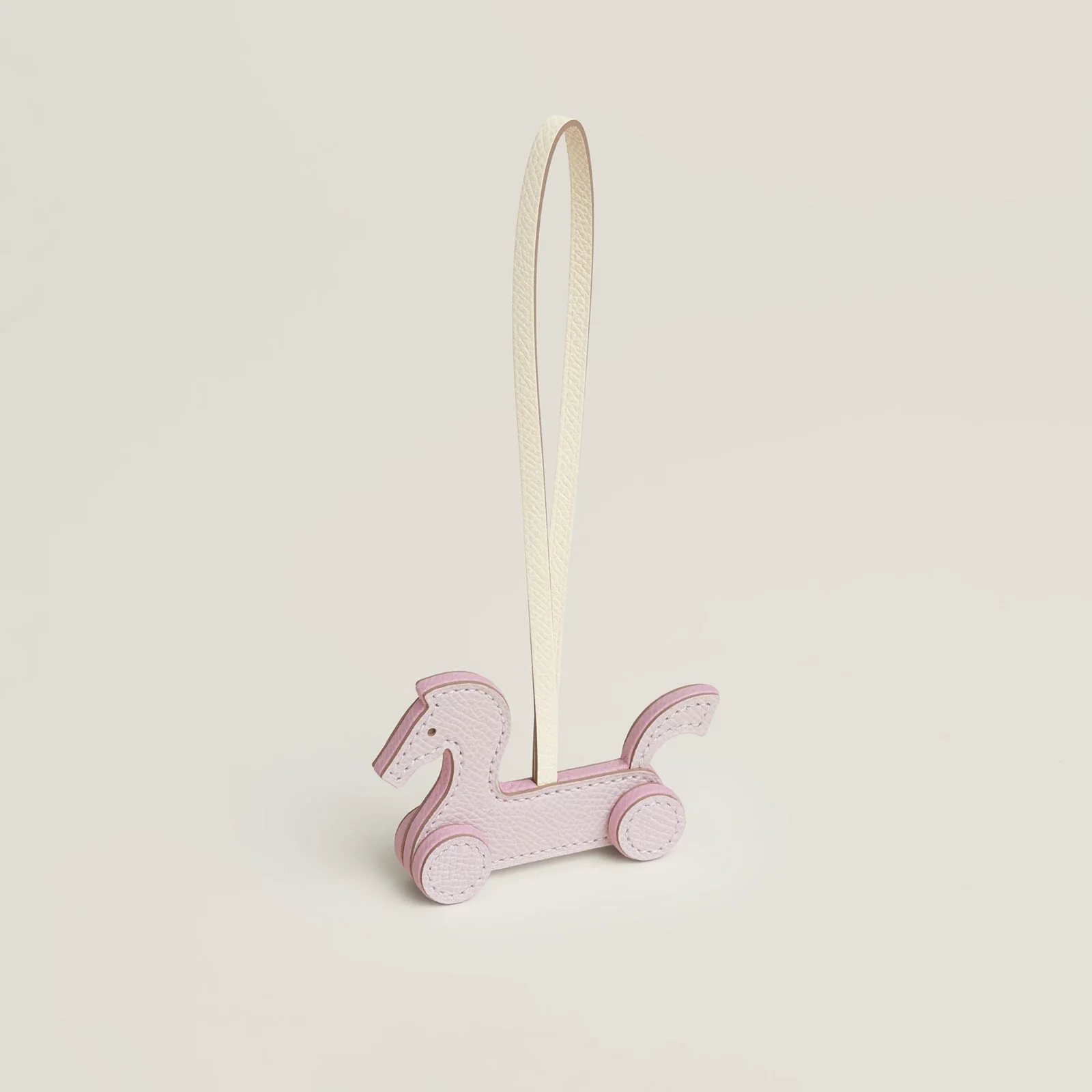 Cheval a Roulettes Подвески