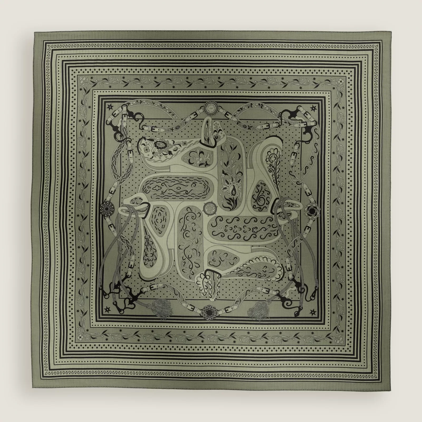 «Amazon CelebrationBANDANA”140 накидка — фото 2