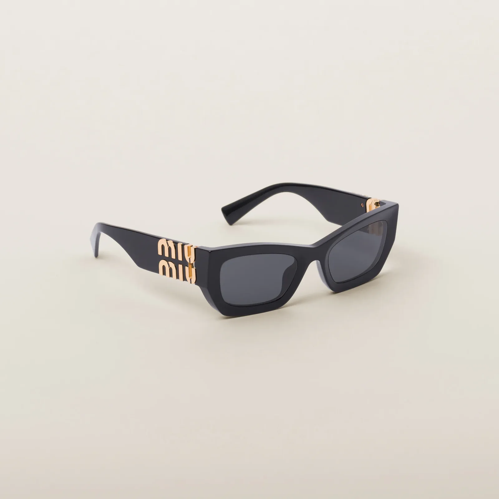 Солнцезащитные очки Miu Glimpse — фото 3