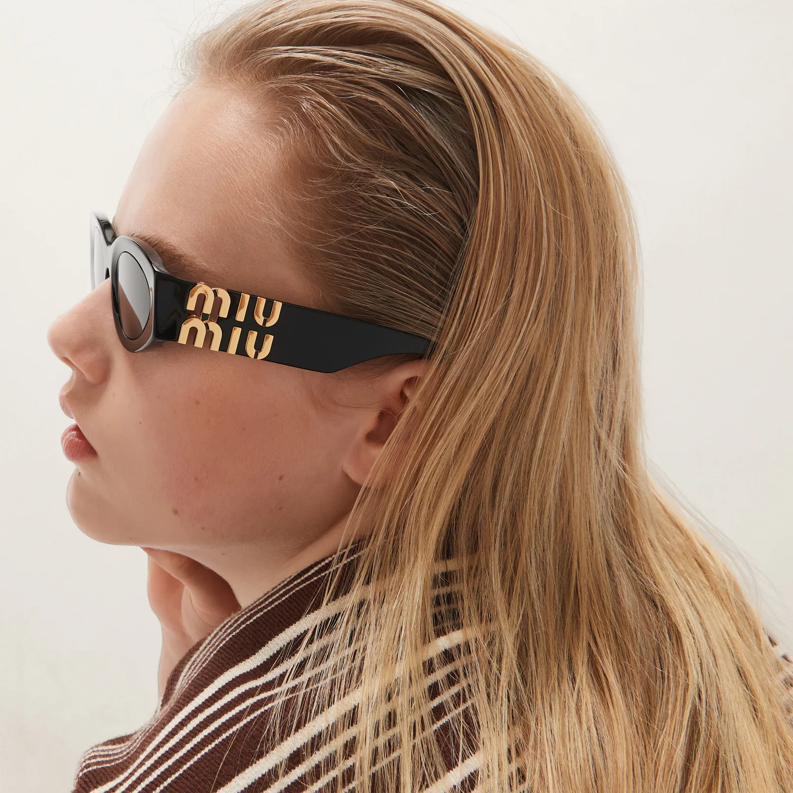 Солнцезащитные очки Miu Glimpse — фото 6