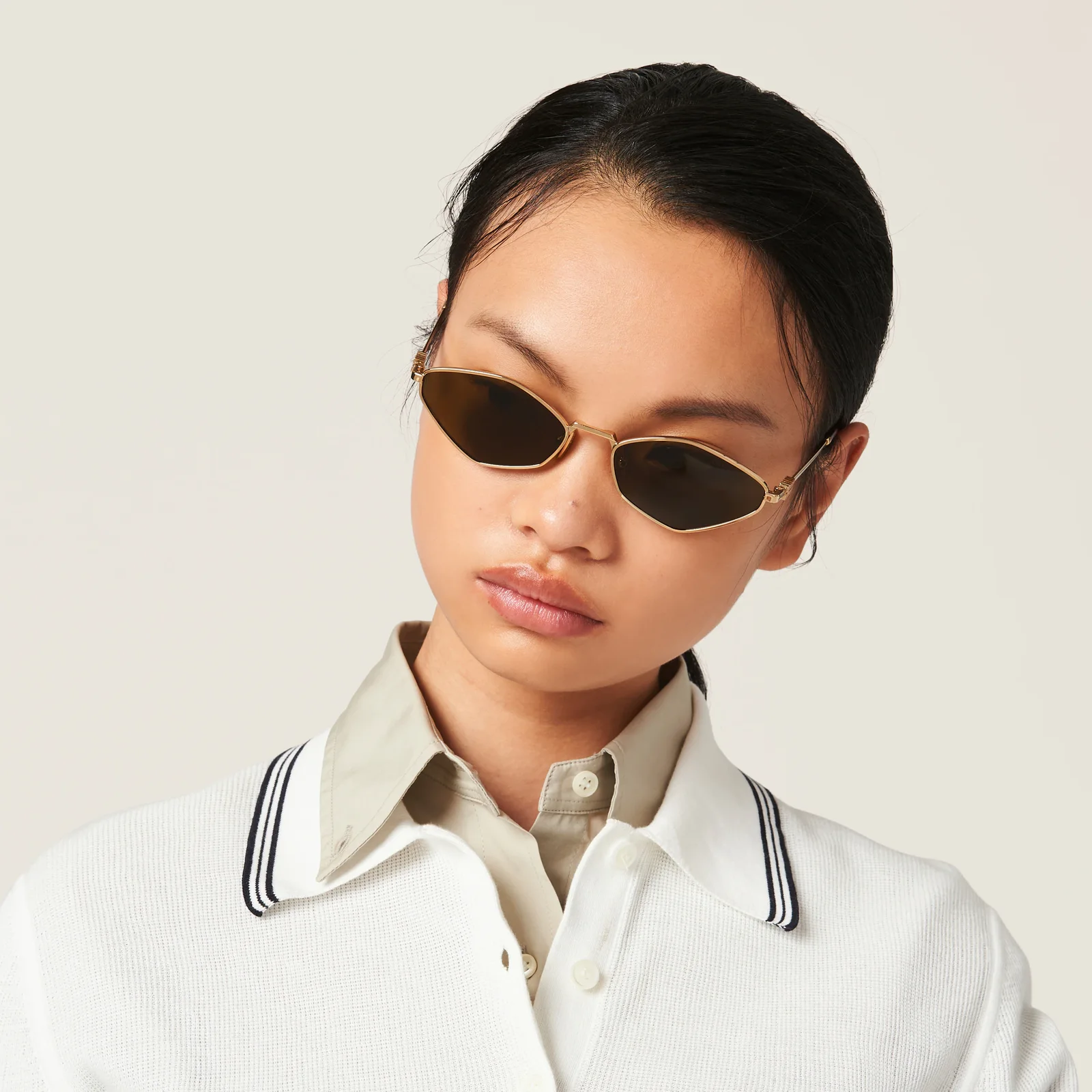 Солнцезащитные очки Miu Miu — фото 6