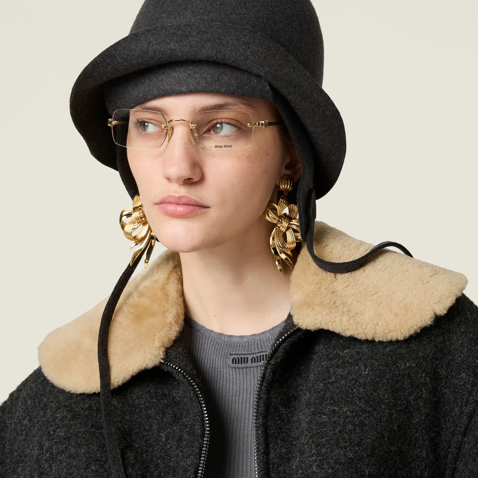 Солнцезащитные очки Miu Miu — фото 6