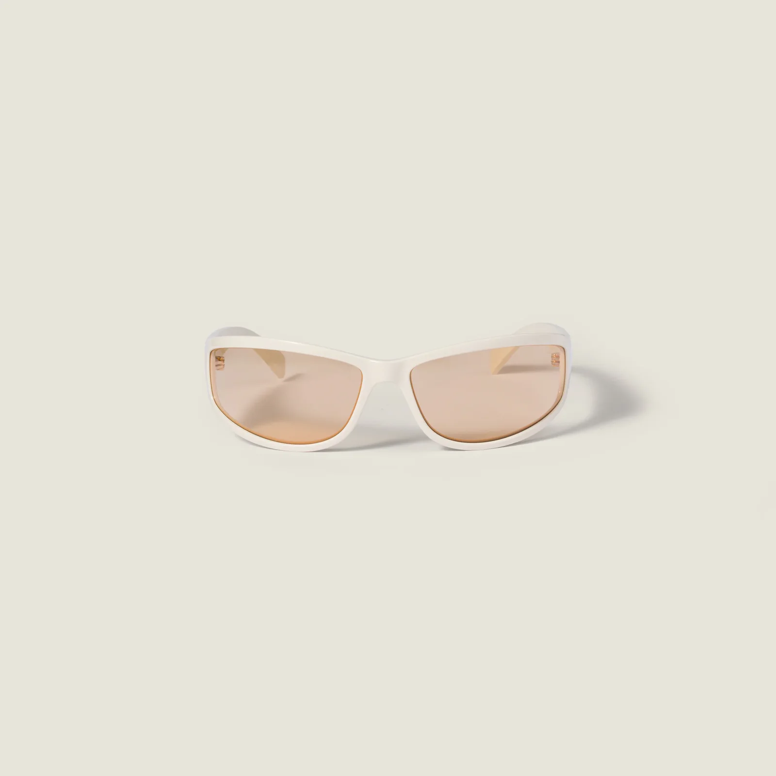 Коллекция солнцезащитных очков Miu Miu Eyewear