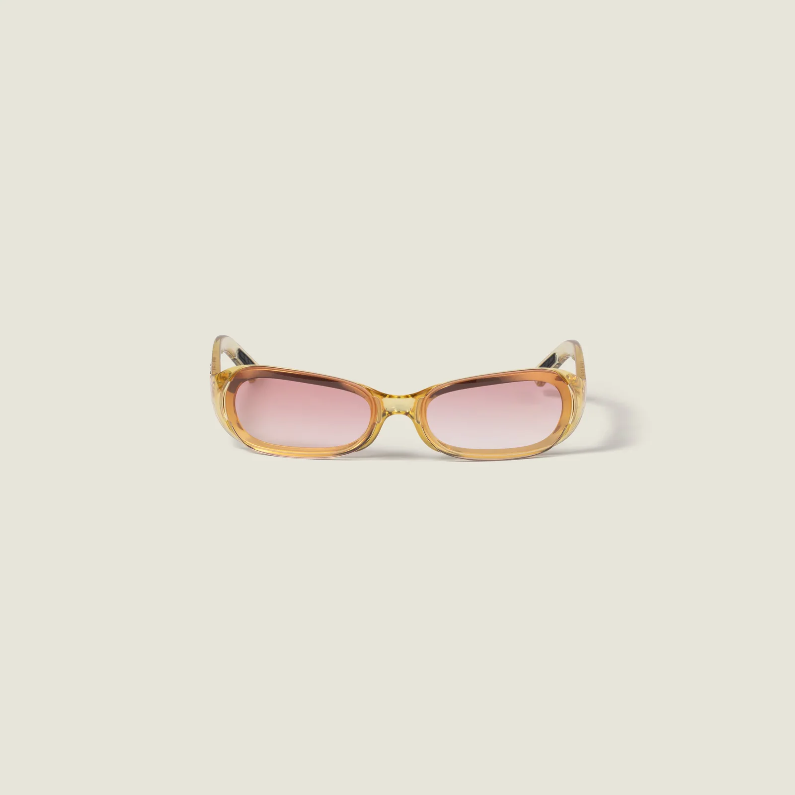 Солнцезащитные очки Miu Miu для подиума