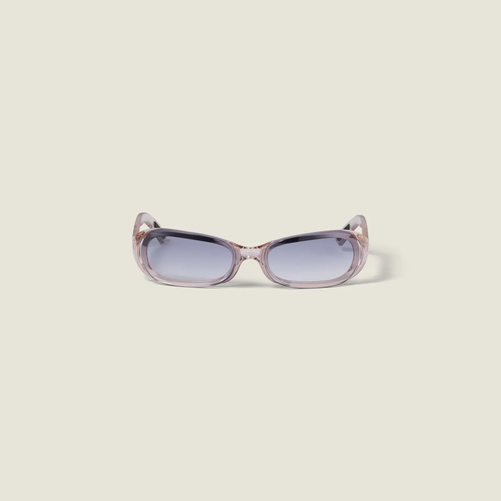 Солнцезащитные очки Miu Miu для подиума