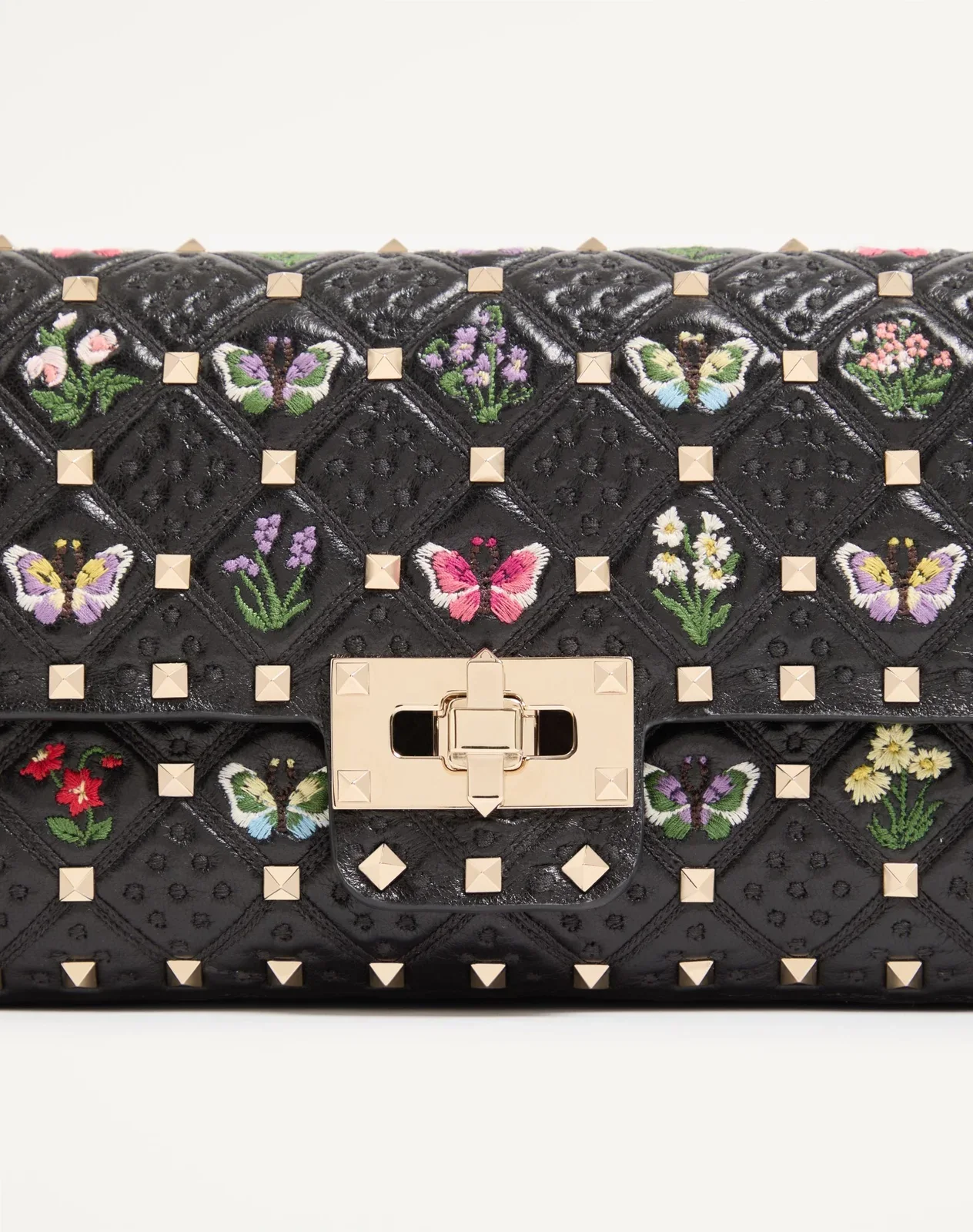 Сумка через плечо среднего размера Valentino Garavani Rockstud Spike из кожи наппа с вышивкой — фото 8