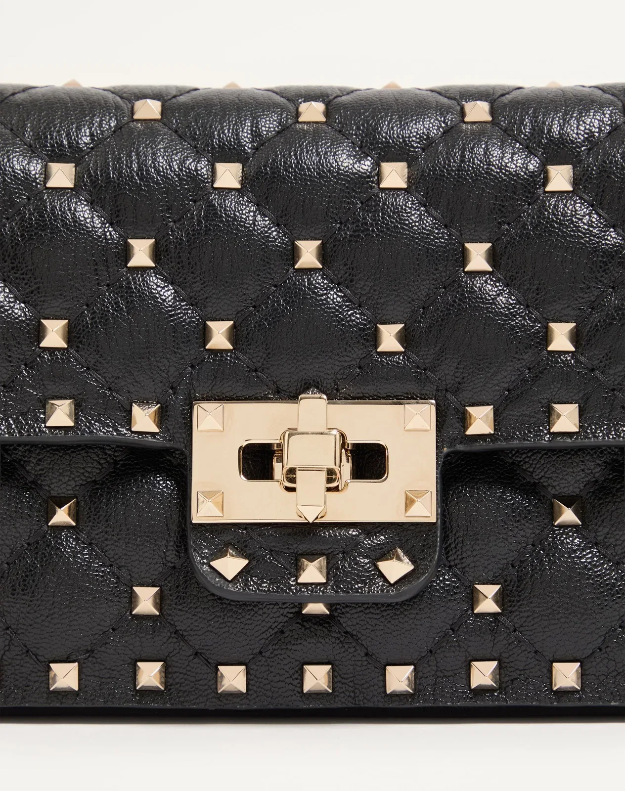 Сумка через плечо среднего размера Valentino Garavani Rockstud Spike из козьей кожи — фото 6