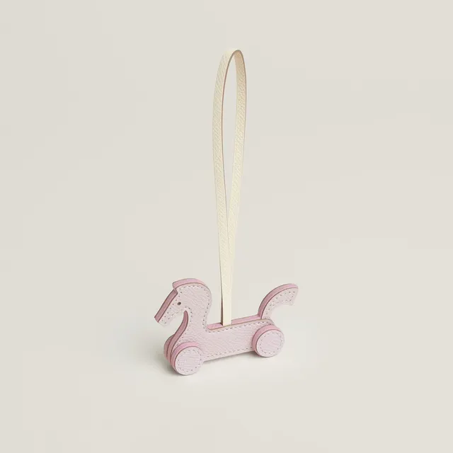 Cheval a Roulettes Подвески