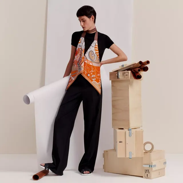 Surprise Petit h Шарфы и галстуки аксессуары