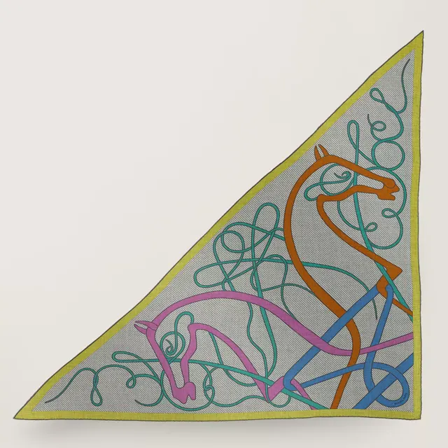 Шарф-треугольник "Рубашка в стиле седлового танца"