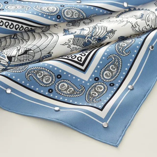 - Морские татуировки.Bandana”70 Шарф с заклепками