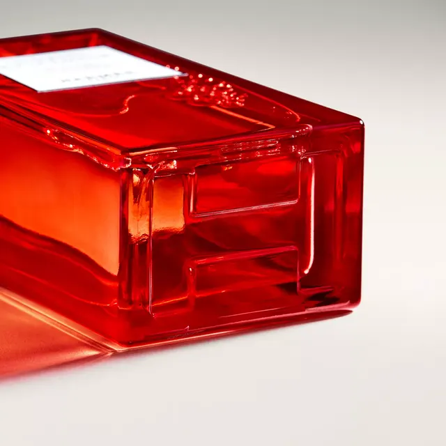 Шампунь с ароматом женьшеня Hermès Scarlet