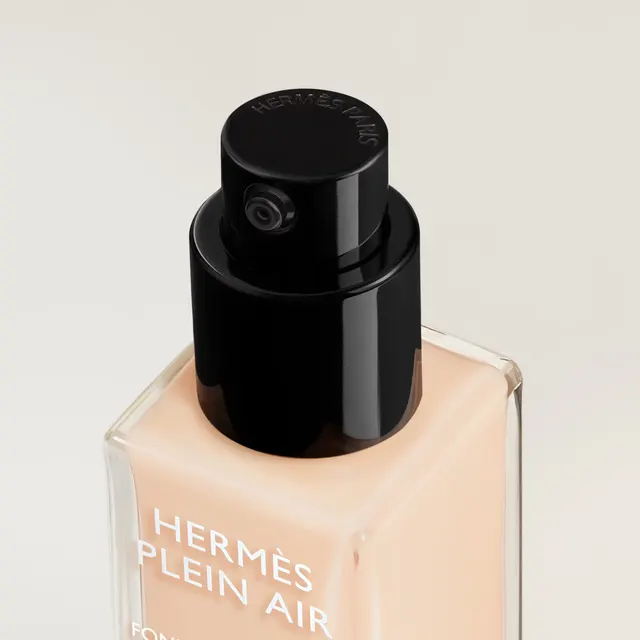 Тональный крем для лица Hermès с эффектом мягкого сияния 07N№