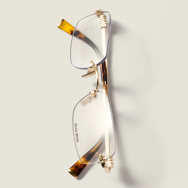 Солнцезащитные очки Miu Miu