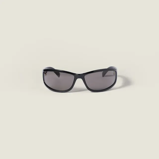 Коллекция солнцезащитных очков Miu Miu Eyewear