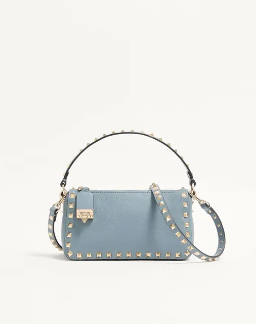 Маленькая сумка через плечо Rockstud из зернистой телячьей кожи