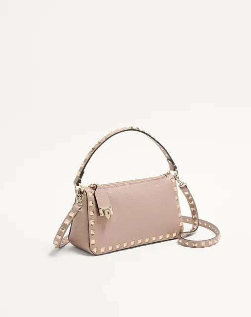 Маленькая сумка через плечо Rockstud из зернистой телячьей кожи