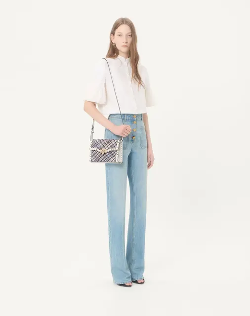 Маленькая сумка через плечо Valentino Garavani Rockstud из плетёного текстиля