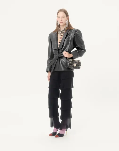 Сумка через плечо среднего размера Valentino Garavani Rockstud Spike из кожи наппа с вышивкой