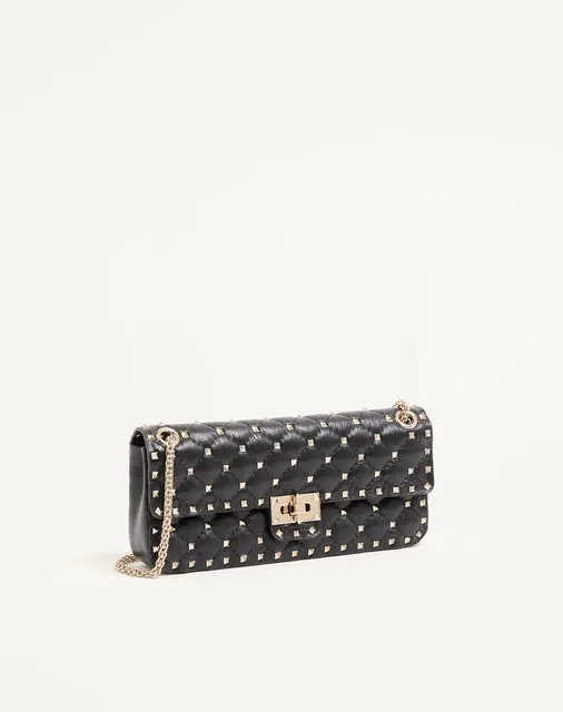 Сумка через плечо среднего размера Valentino Garavani Rockstud Spike из козьей кожи