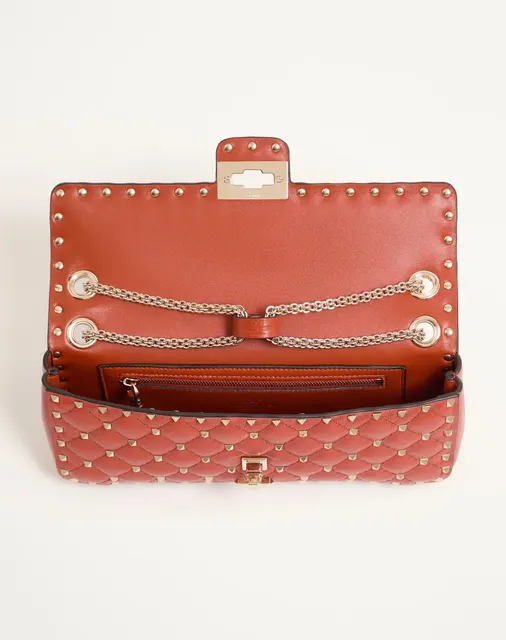 Сумка через плечо среднего размера Valentino Garavani Rockstud Spike из козьей кожи