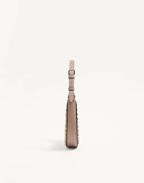 Мини-сумка-хобо Rockstud из зернистой телячьей кожи