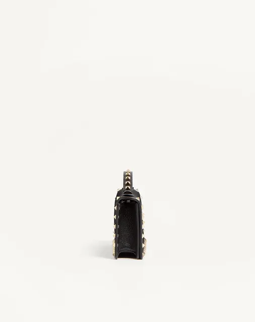 Кошелёк на цепочке Rockstud из зернистой телячьей кожи