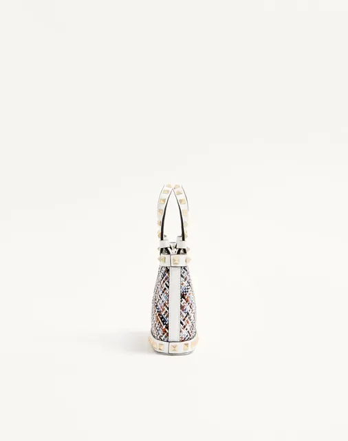 Мини-сумка-тоут Valentino Garavani Rockstud из плетёного текстиля
