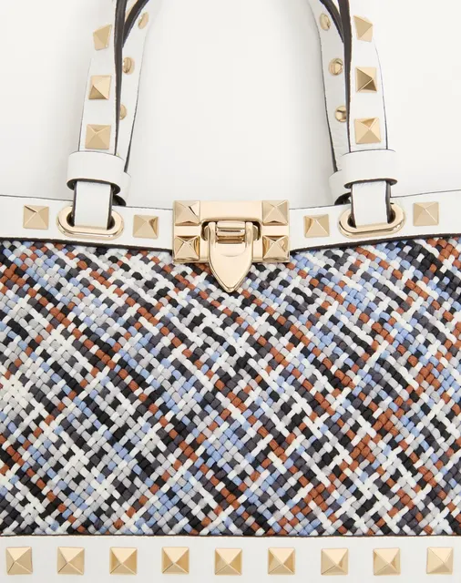 Мини-сумка-тоут Valentino Garavani Rockstud из плетёного текстиля