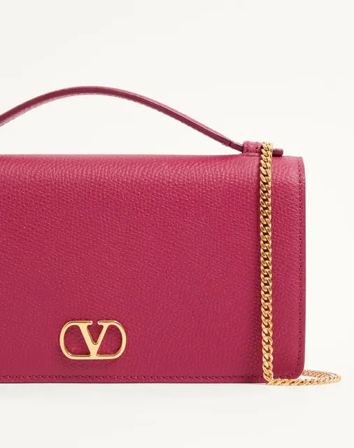 Кошелёк на цепочке VLogo Signature из зернистой телячьей кожи