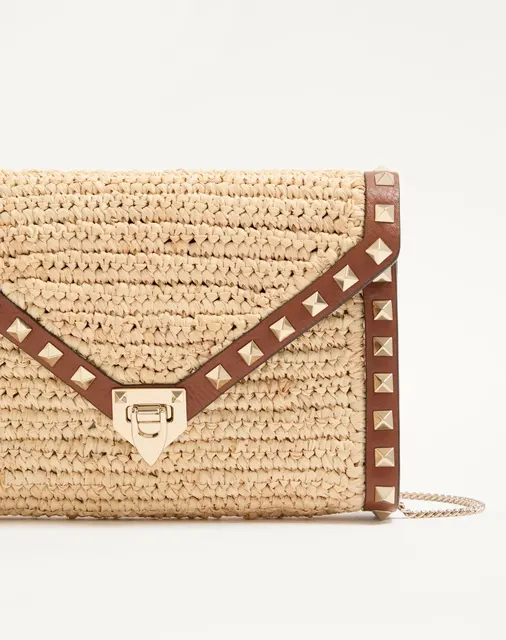 Мини-сумка через плечо Rockstud из рафии