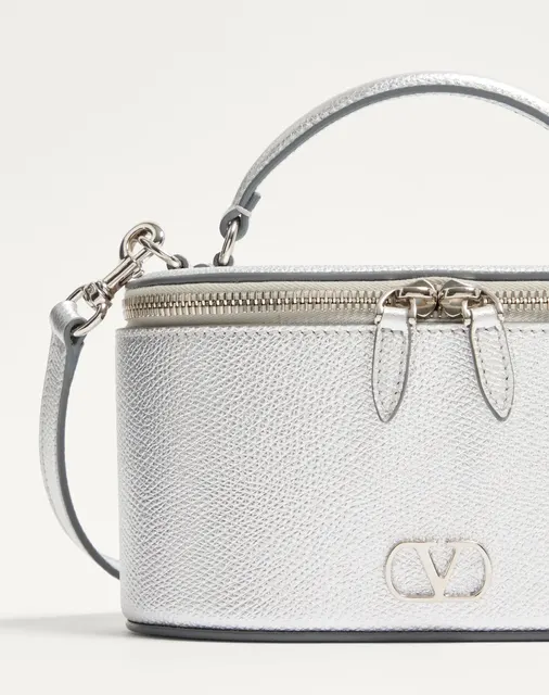 Мини-сумка vanity VLogo Signature из ламинированной зернистой телячьей кожи
