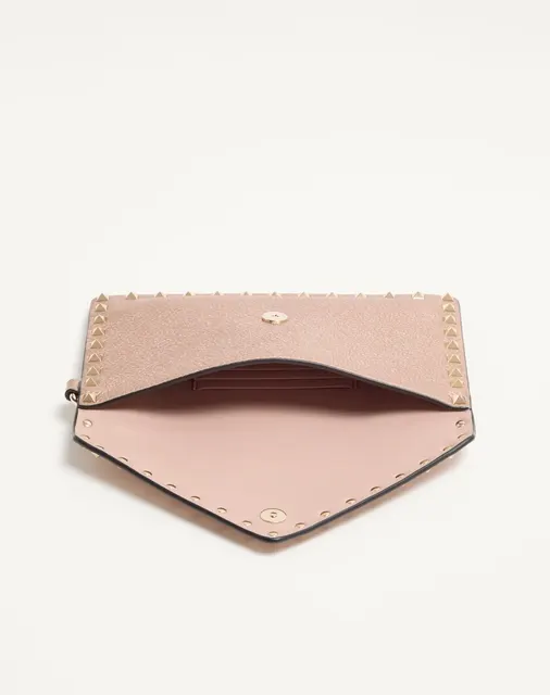 Клатч Rockstud из ламинированной зернистой телячьей кожи