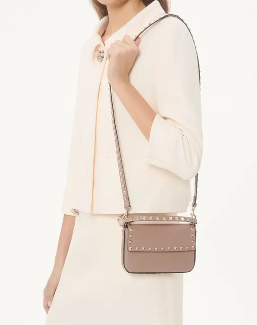 Клатч Rockstud из зернистой телячьей кожи